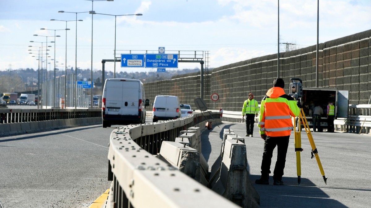 Ezeket a szakaszokat érdemes kerülni az M0-s autóúton csütörtöktől