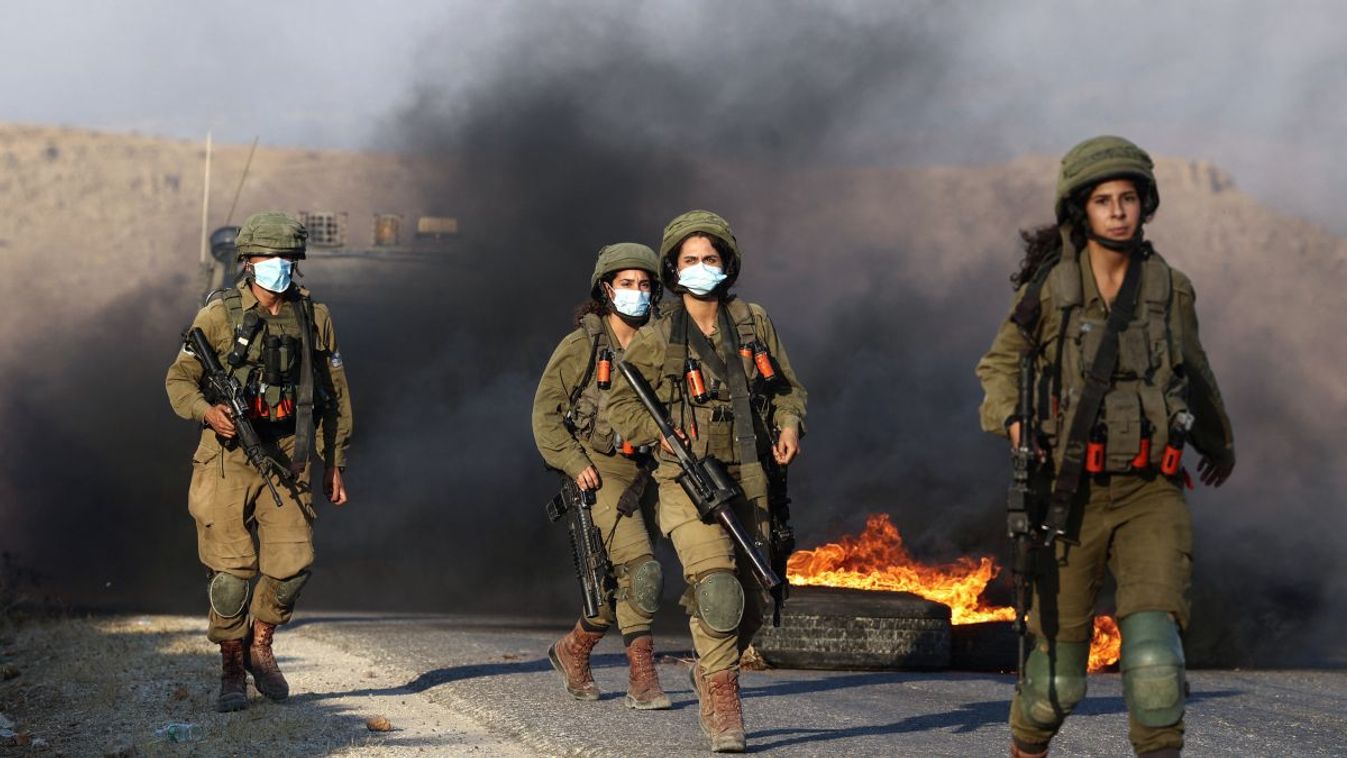 Női izraeli katonák Ciszjordániában
