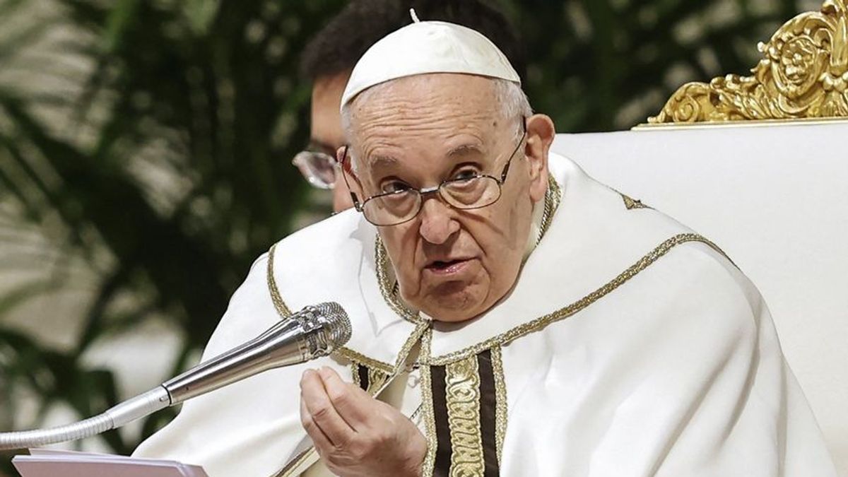 Intravénásan kap antibiotikumot Ferenc pápa