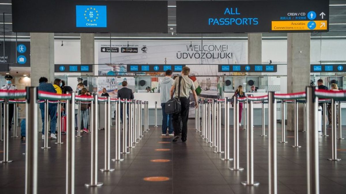 Világgazdaság: Elismerte a kormány, hogy a reptér visszavásárlása miatt adta el az Erstében lévő részesedését