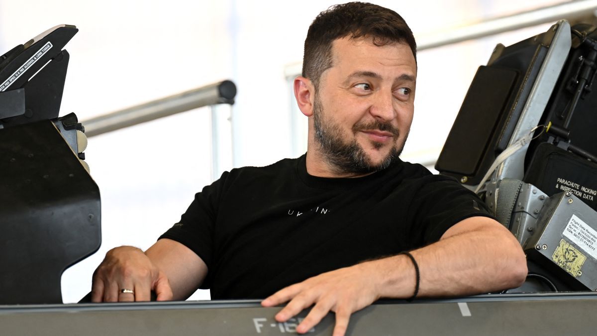 Zelenszkij nem utazott el Davosba, ahol a saját béketervéről tárgyalnának