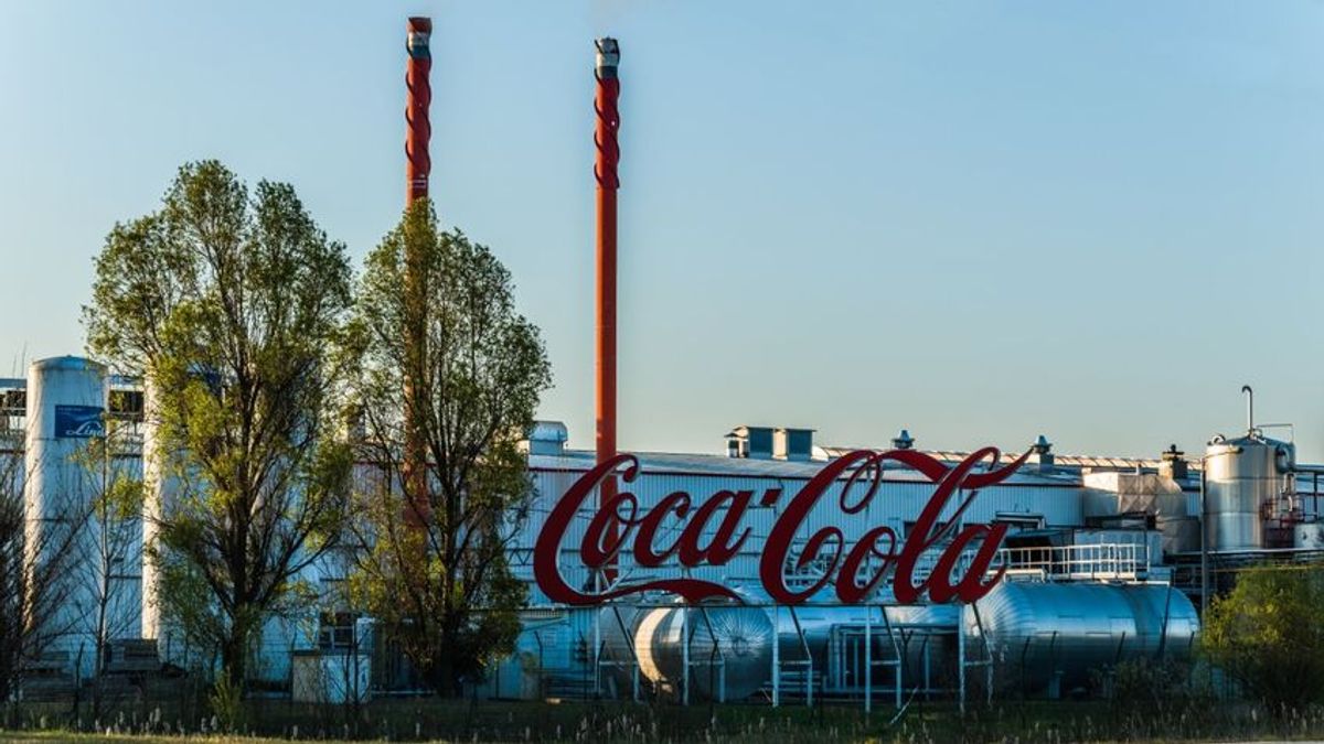 Kitört a botrány: fiatalok lettek rosszul a Coca-Cola egyik termékének fogyasztása után, a rendőrség vizsgálja, a rosszulléteknek van-e köze az üdítőitalhoz