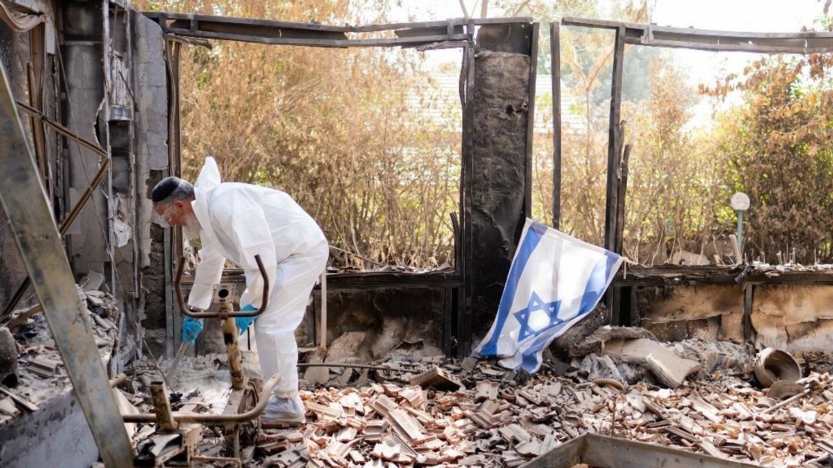 Zokogni volna kedvük, de rendületlenül dolgoznak a ZAKA önkéntesei: ők gyűjtik össze és temetik el a Hamász mészárlása után a halottakat