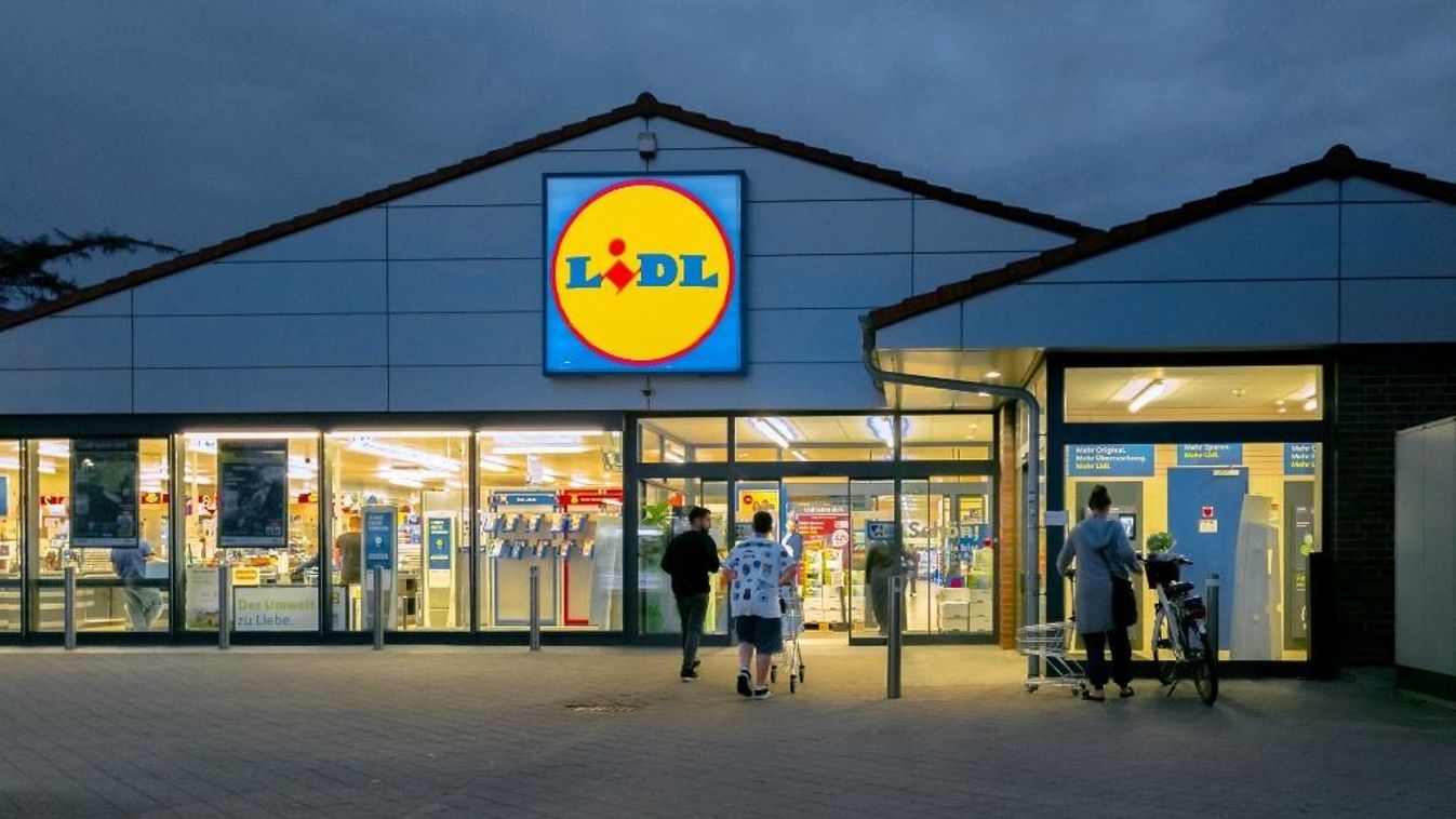 LIDL store in the evening