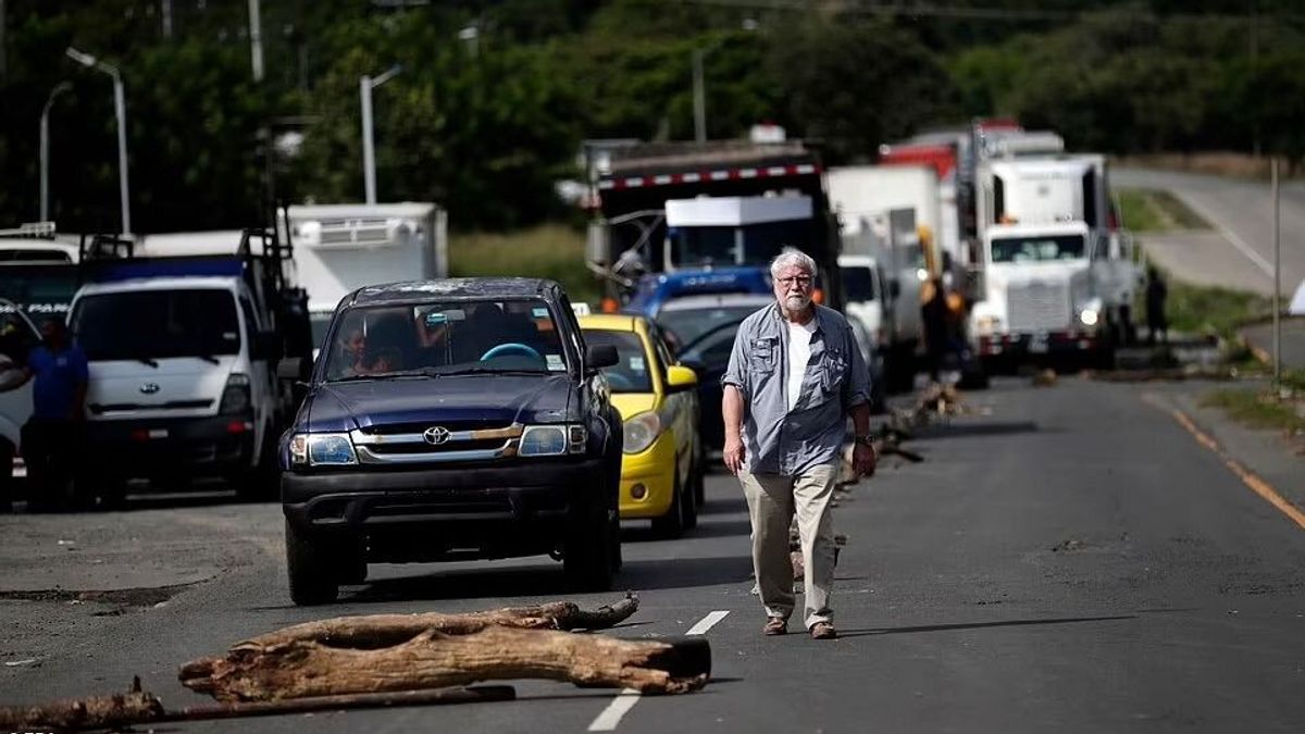 Lelőtt két klímaaktivistát az idős férfi, mert elállták az útját (videó)