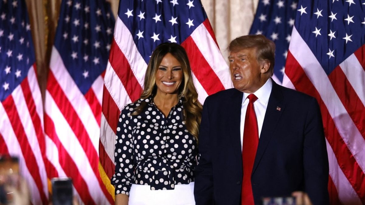 Hová tűnt Melania Trump a közös karácsonyi fotóról?