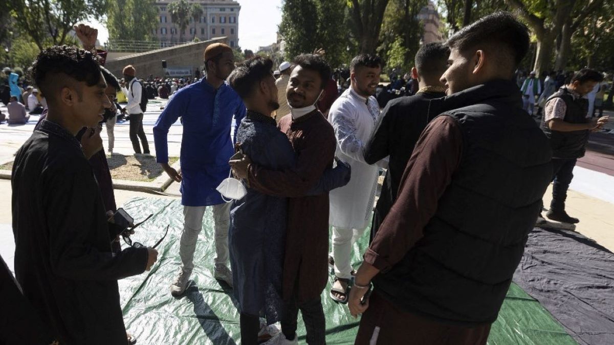 Több ezer muszlim tüntetett karácsony előtt Olaszországban