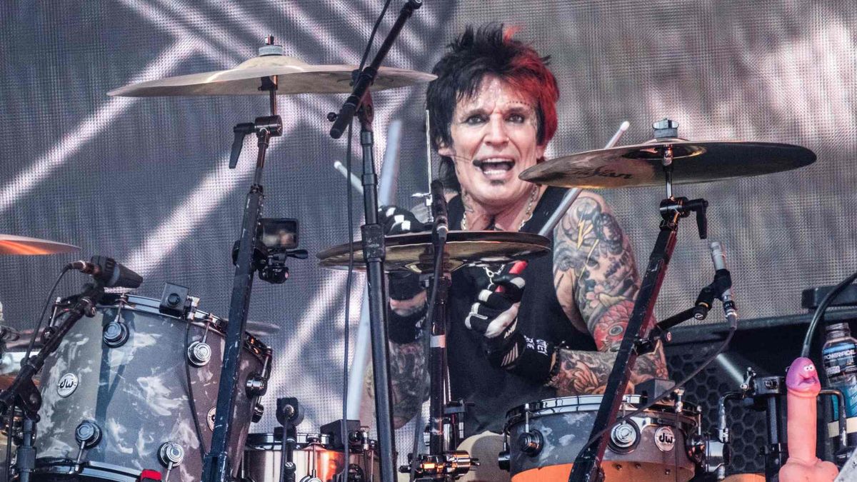 Szexuális zaklatással vádolják a Mötley Crüe dobosát, Pamela Anderson korábbi férjét