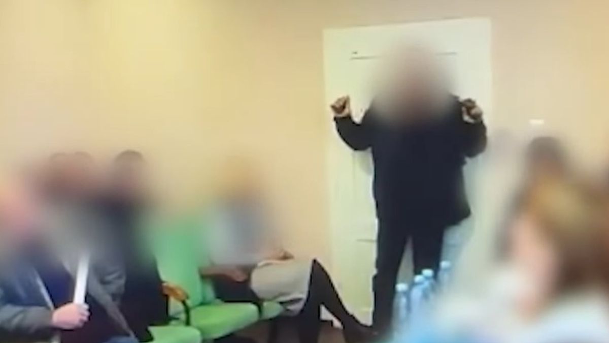 Gránátokkal támadt egy férfi egy kárpátaljai község tanácsára (VIDEÓ)