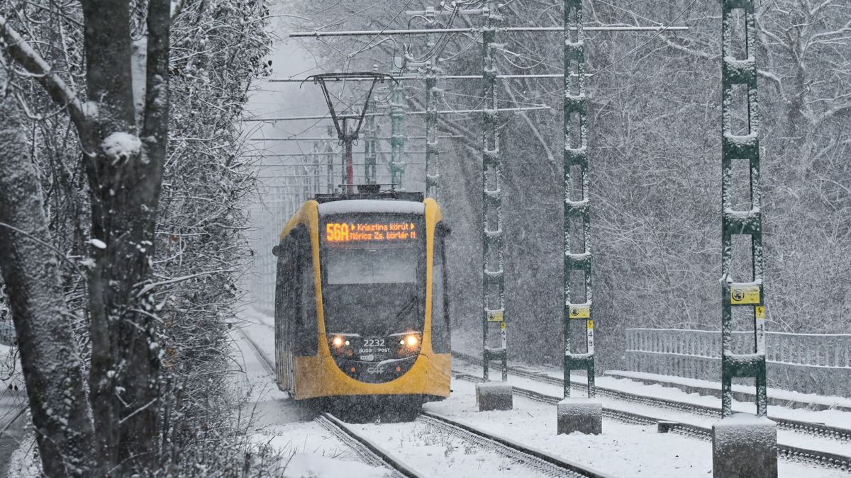 Vigyázzon, a hó miatt lehalt a tömegközlekedés Budapesten!