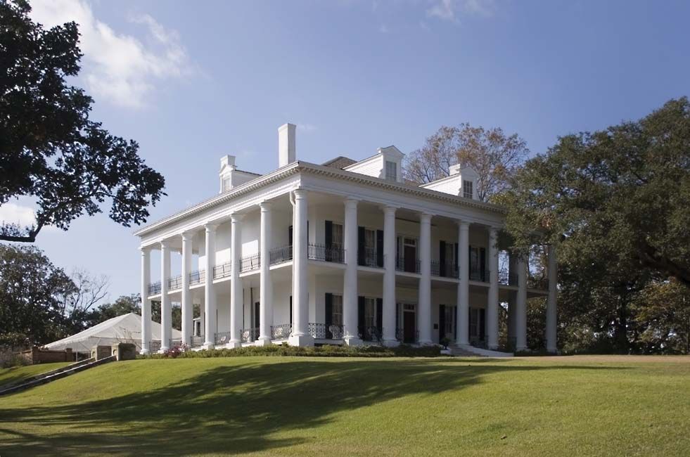 Stock,Photo,Of,Natchez,Plantation,Home,Located,On,Mississippi,River.
