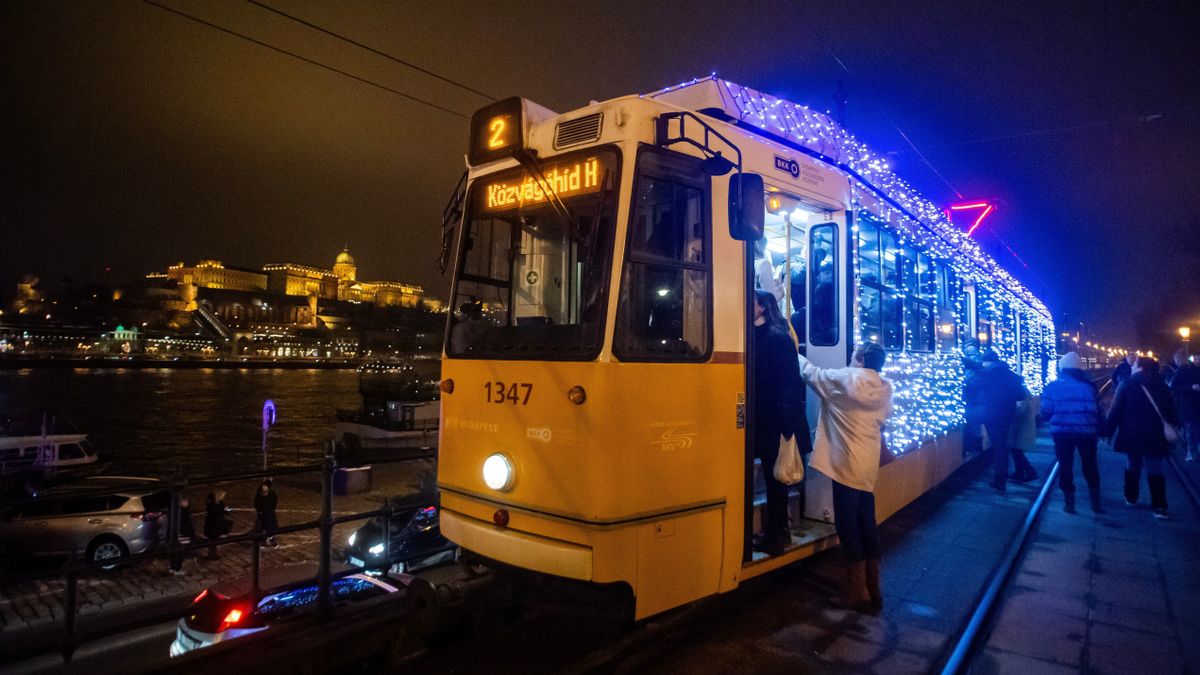 Nem jár a 2-es villamos a Széchenyi István tér és a Boráros tér között a Duna áradása miatt