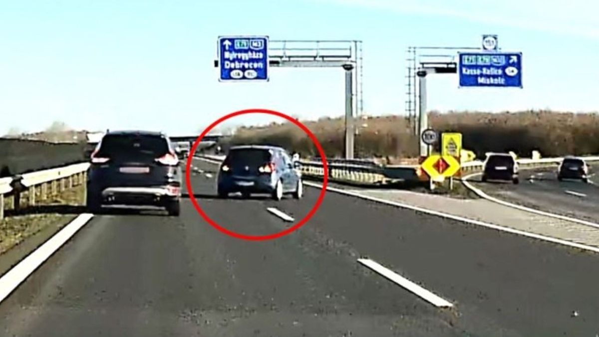 Tolatva akart lemenni az autópályáról egy magyar sofőr (videó)