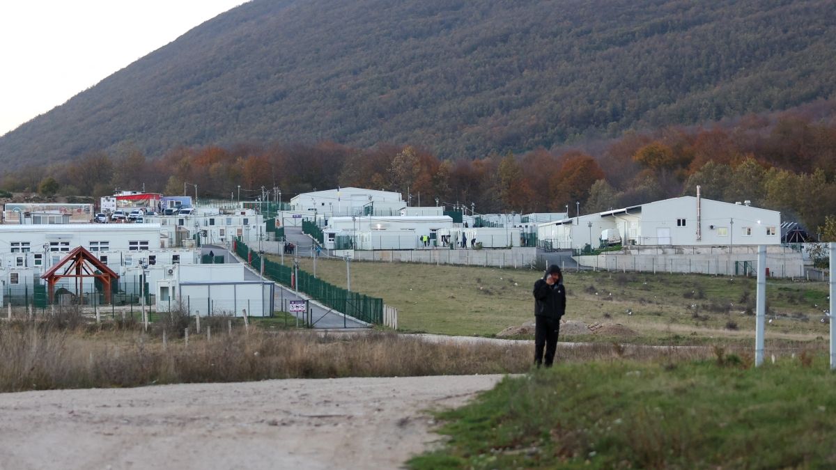 Puskaporos hordó újratöltve: így alakul a migrációs helyzet Boszniában – Mandiner