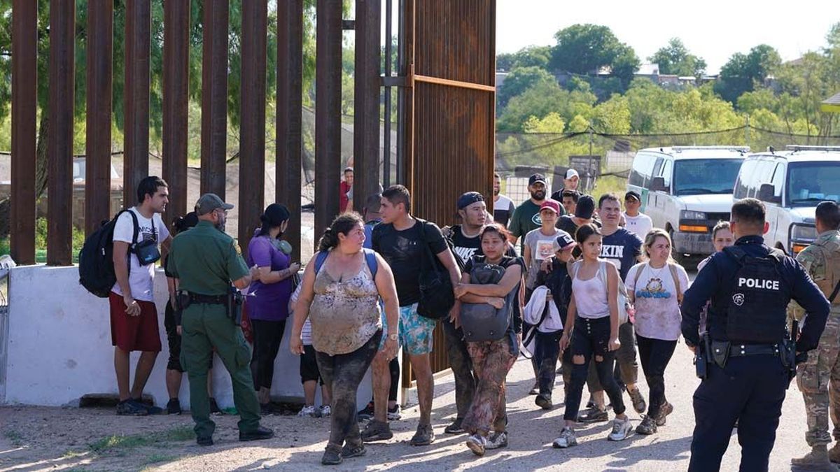 Jó reggelt: már Chicago Bidentől jócskán balra álló polgármestere is kiakadt a migránsok miatt