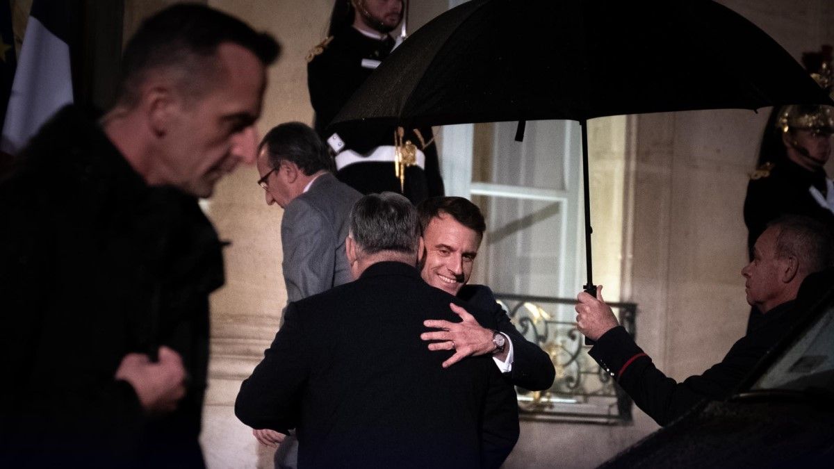 „Egy este Párizsban” – galériát osztott meg Orbán a Macronnal való találkozóról (FOTÓK)