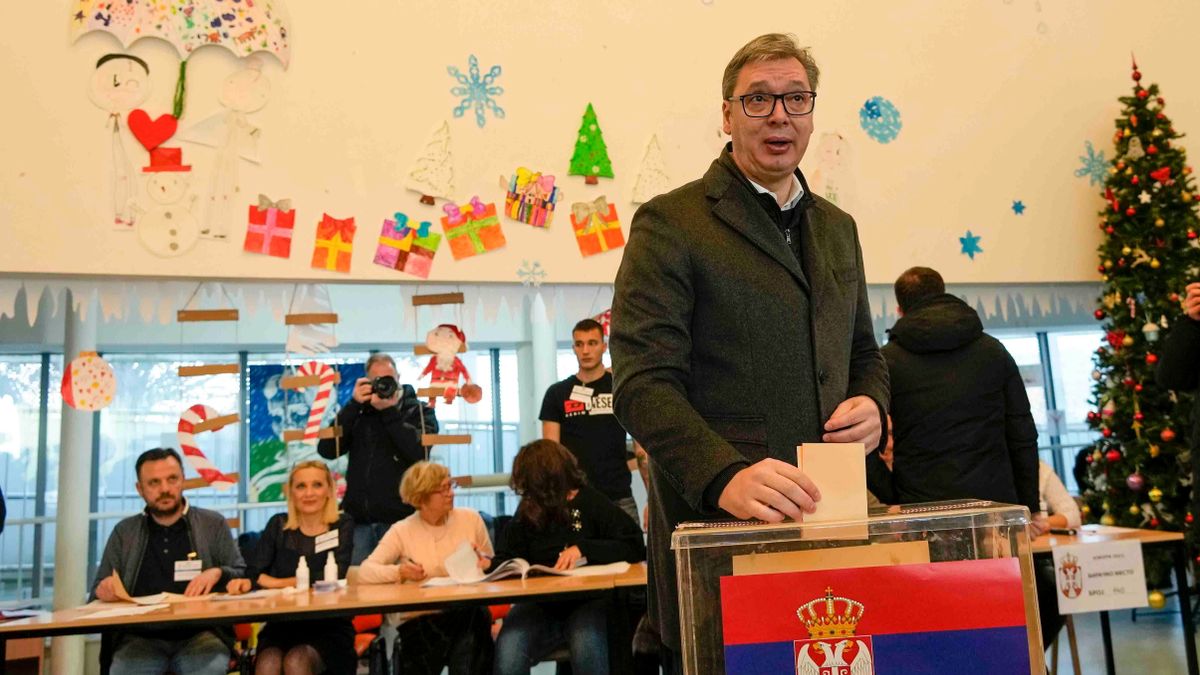 Szerbia: Jönnek az eredmények, magabiztosan vezet Orbán szövetségese