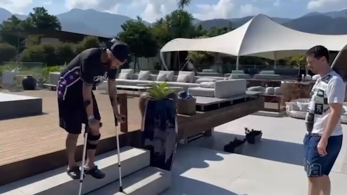 Videón, ahogy Neymar fájdalmasan kiáltozik a kezelése közben