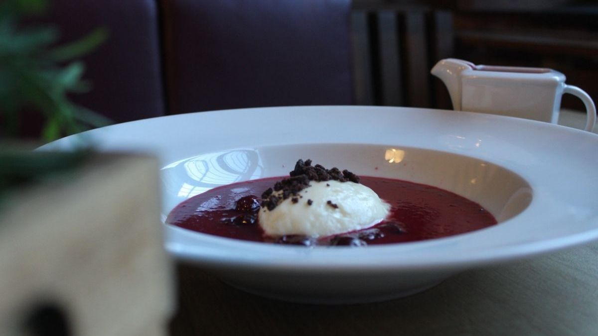 Ez Karikó Katalin kedvenc meggylevese – mutatjuk a receptet