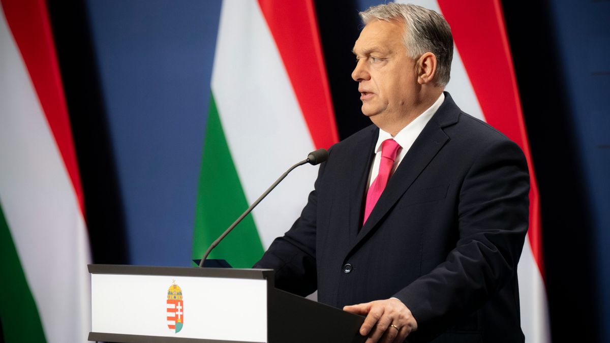 Félelem és reszketés Orbán miatt az EU-ban, putyinozás rogyásig, Nagy-Magyarország – a németek az év végén se kímélik hazánkat