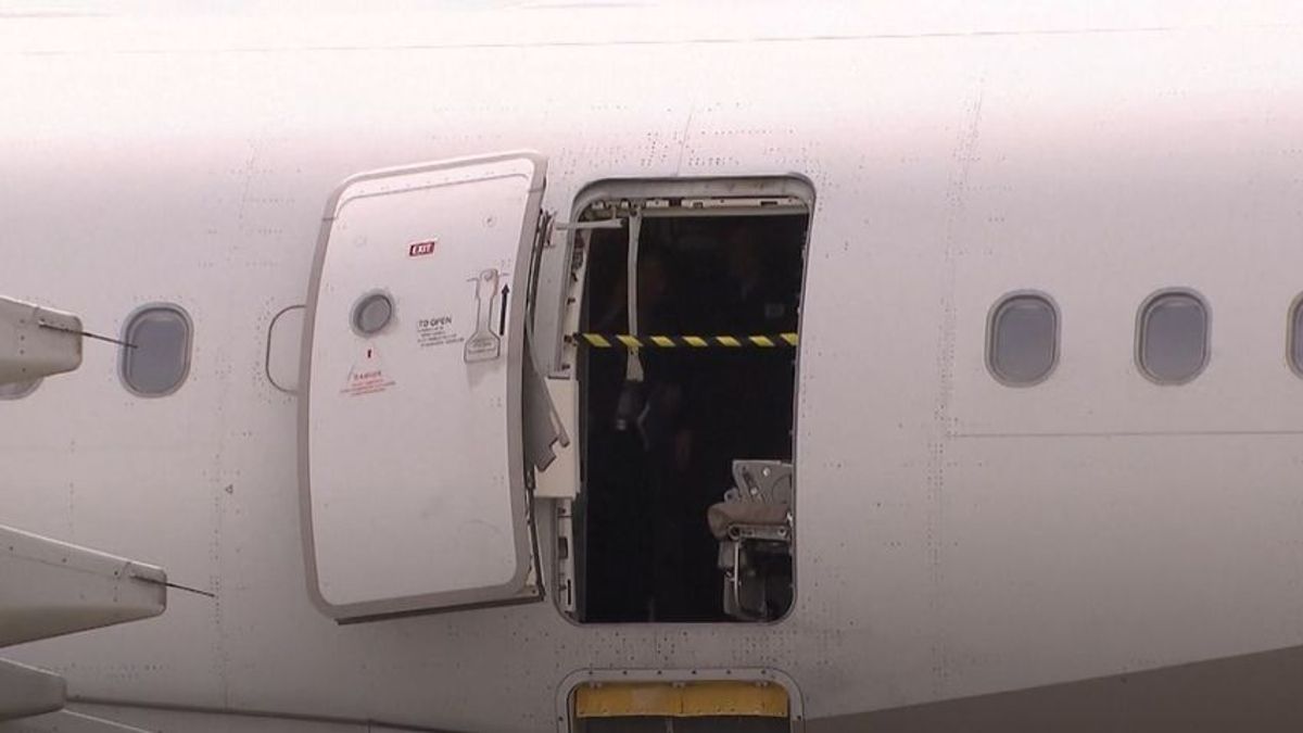 Leszállásra kényszerítettek egy román utasszállítót a franciák embercsempészet gyanúja miatt