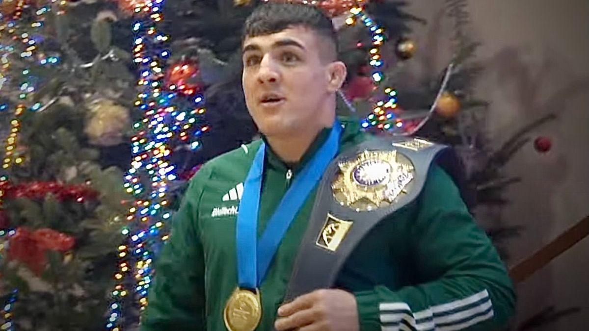 Férfikönnyek nyoma a birkózóelnök zakóján – így sikerült visszaszerezni Losonczi Dávid elvett vb-győzelmét