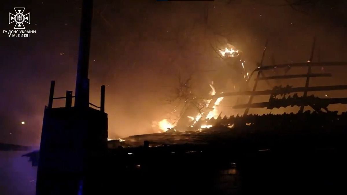 Podoljak a kijevi támadásokról: „Az oroszok célja, hogy minél több civilt megöljenek”