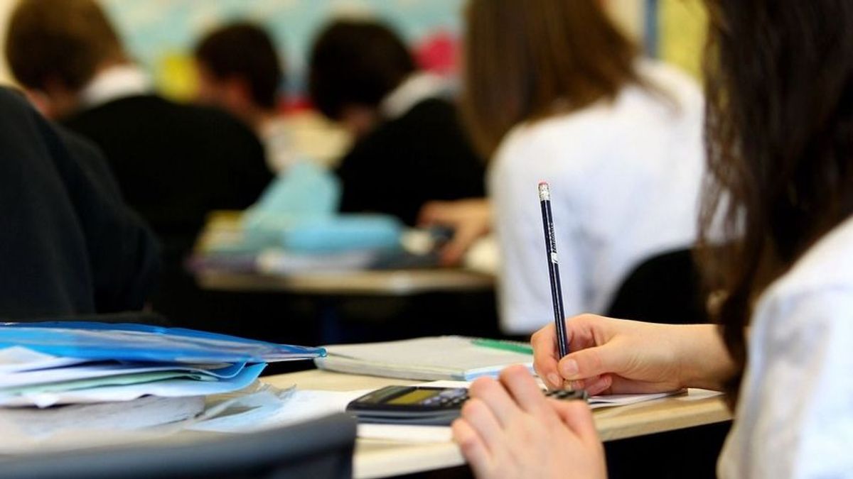 Újra a helyén a munkácsi középiskola elbocsátott igazgatója