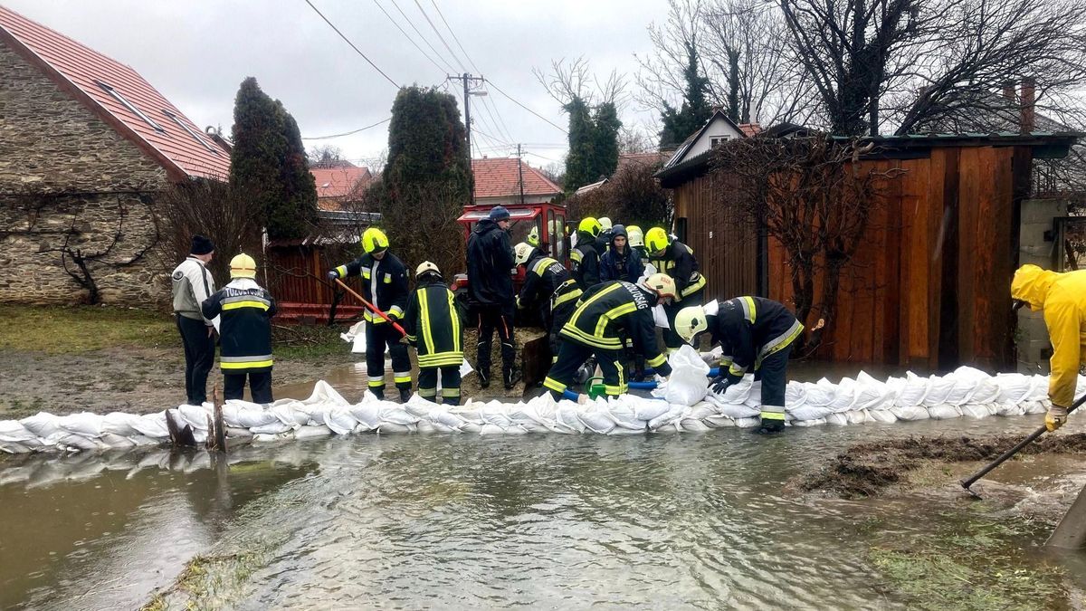 Árvizek pusztítanak több nyugat-magyarországi régióban (KÉPEK)