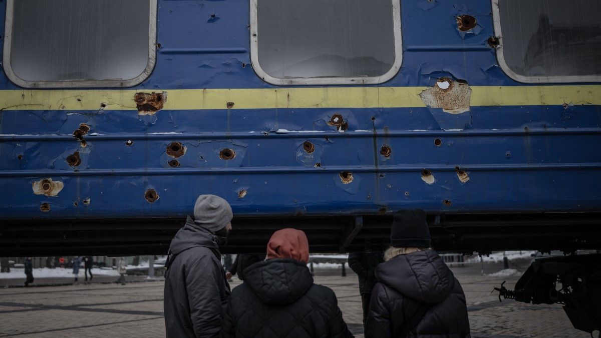 Kijevben orosz rakéták darabjai hullottak az égből, többen megsérültek