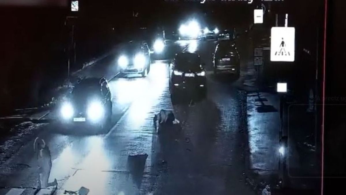 Videón, ahogy két embert ütött el egy német rendszámú autó Solymáron