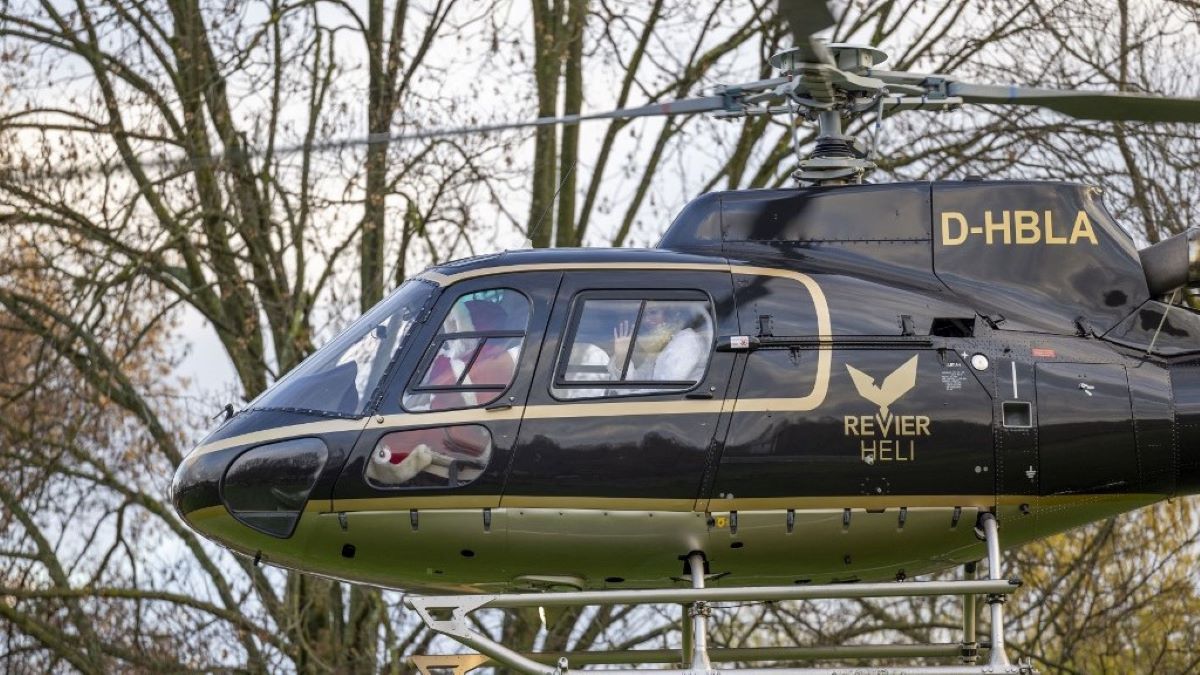 Elképesztő helikopteres Mikulást villantottak a tengerészek (FOTÓ)