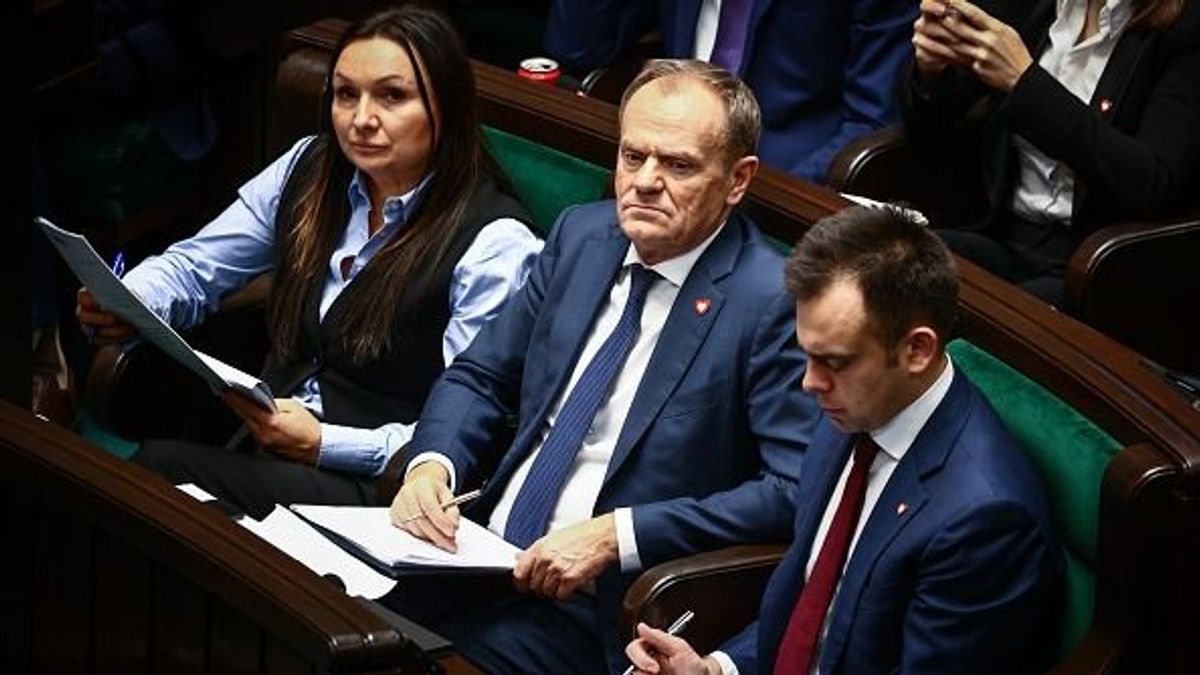 Morawiecki figyelmeztet: a Tusk-kormány beleegyezett, hogy vagy beengedik az EU-ban tartózkodó migránsokat, vagy fizetnek minden migráns után