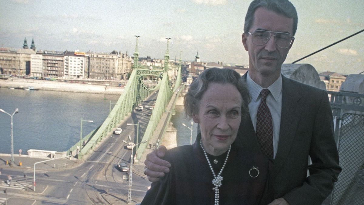 „Himmler mindannyiunkat ki akart végeztetni” – interjút adott Horthy Miklós muszlim unokája