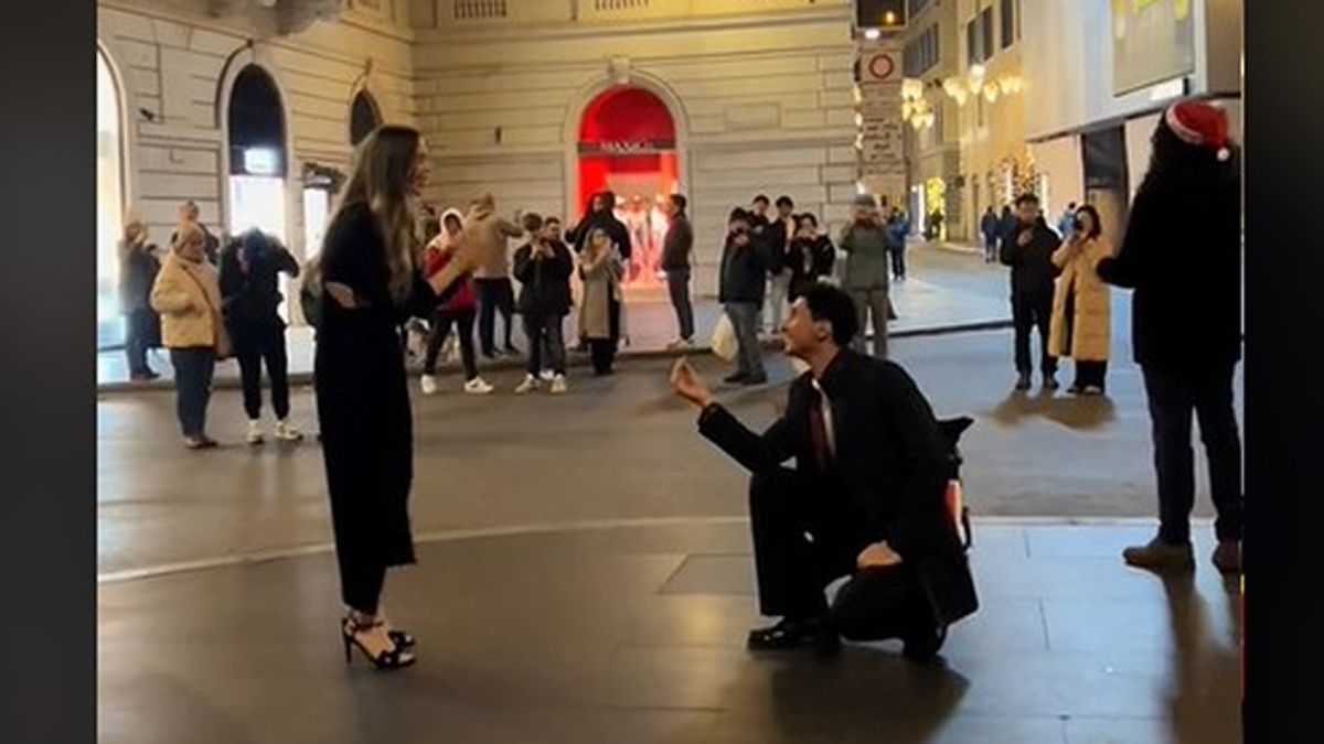 A TikTokon terjed a legszörnyűbb karácsonyi lánykérés: a nő nemet mondott, a férfi pedig visszavitte a gyűrűt (VIDEÓ)