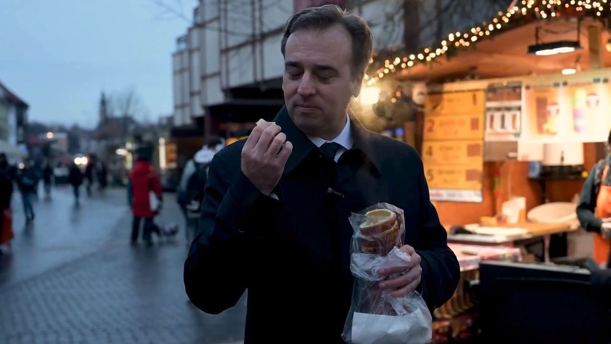 „Happy holidays!” – Pressman elment Egerbe kürtőskalácsozni (VIDEÓ)