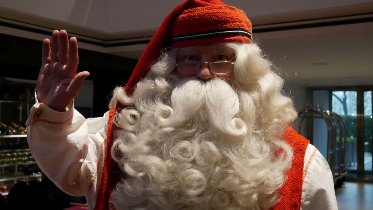 „Ez már a mi országunk!” – muszlim suhancok megtámadták a Mikulást