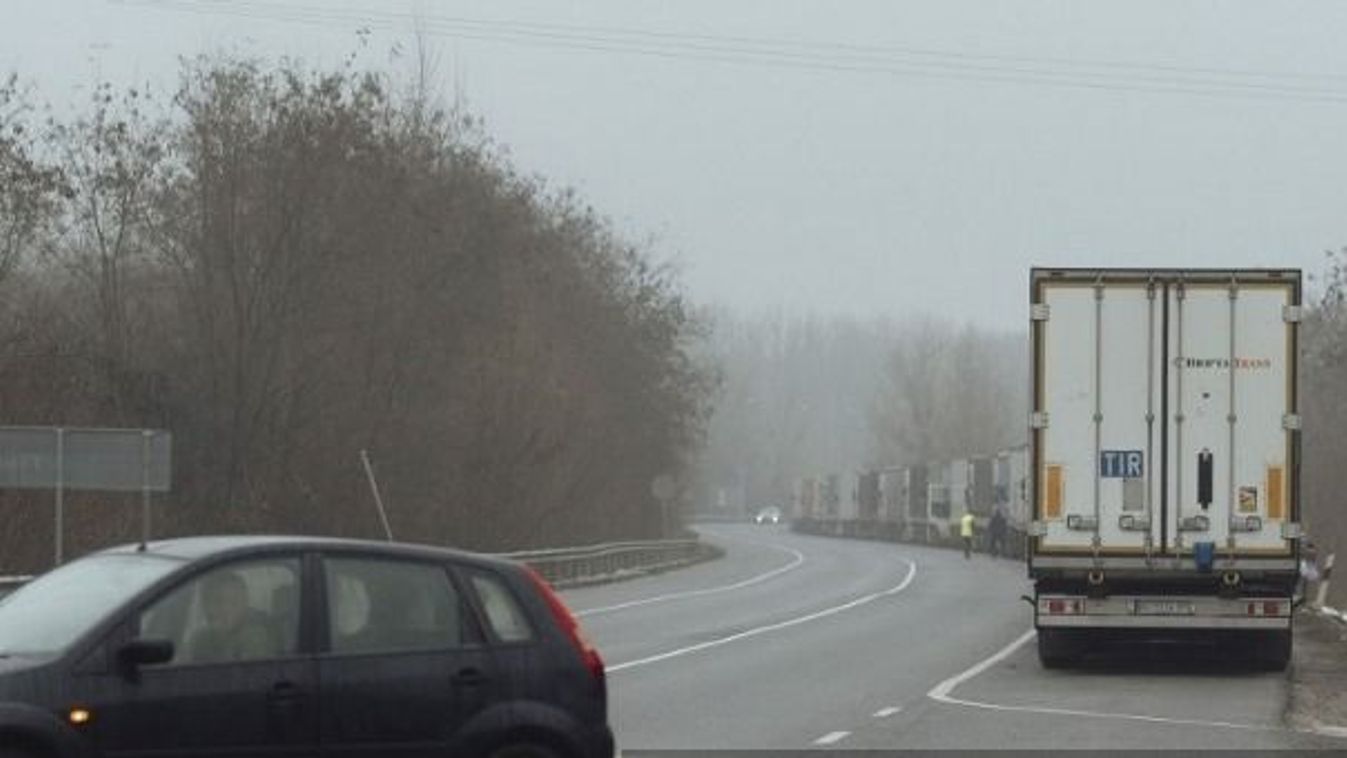 Hungarian truckers protest against Ukrainian truckers on the Hungarian-Ukrainian border crossing