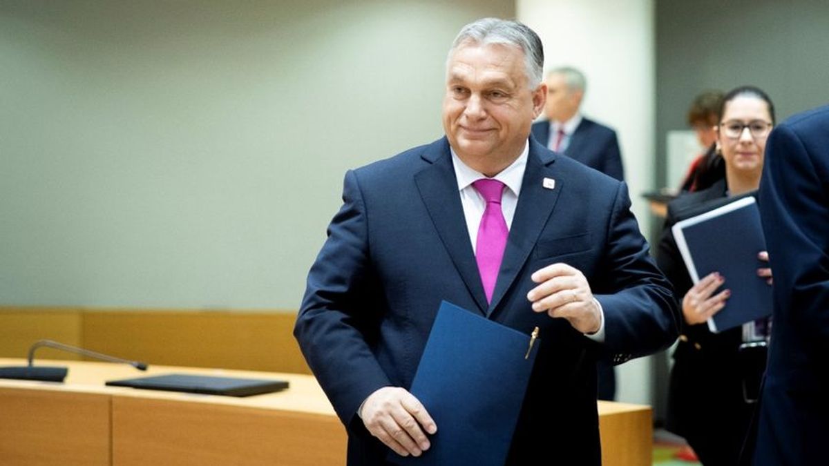 The Times: Ideje elűzni Orbán Viktort, Putyin uniós bábját