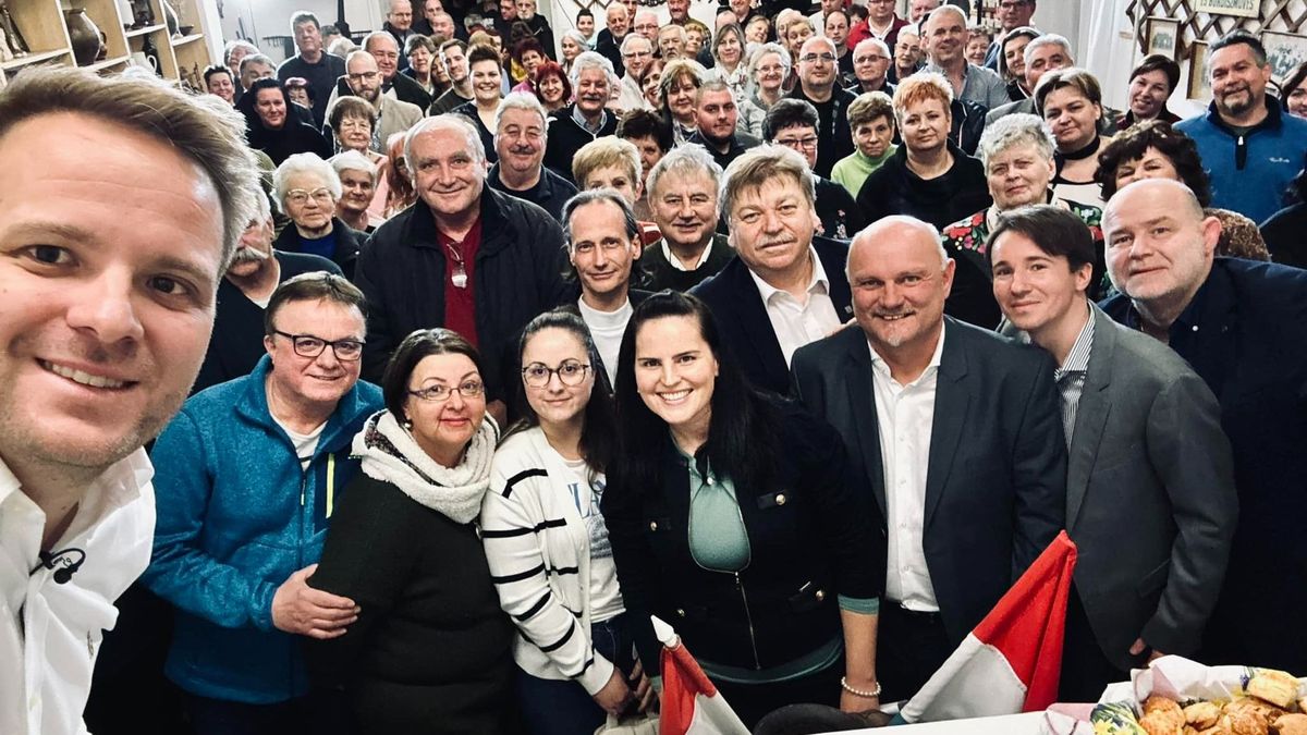 Ki akarták tiltani a megafonost, de teltház lett