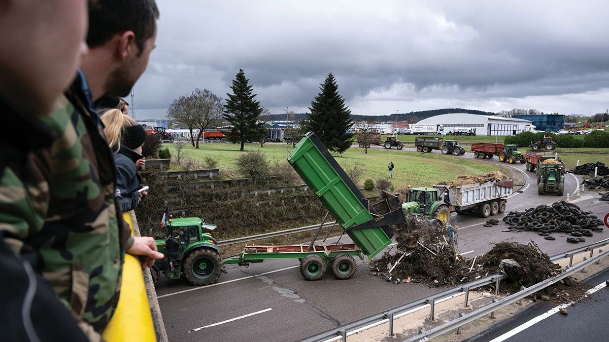 Dühös gazdák kora