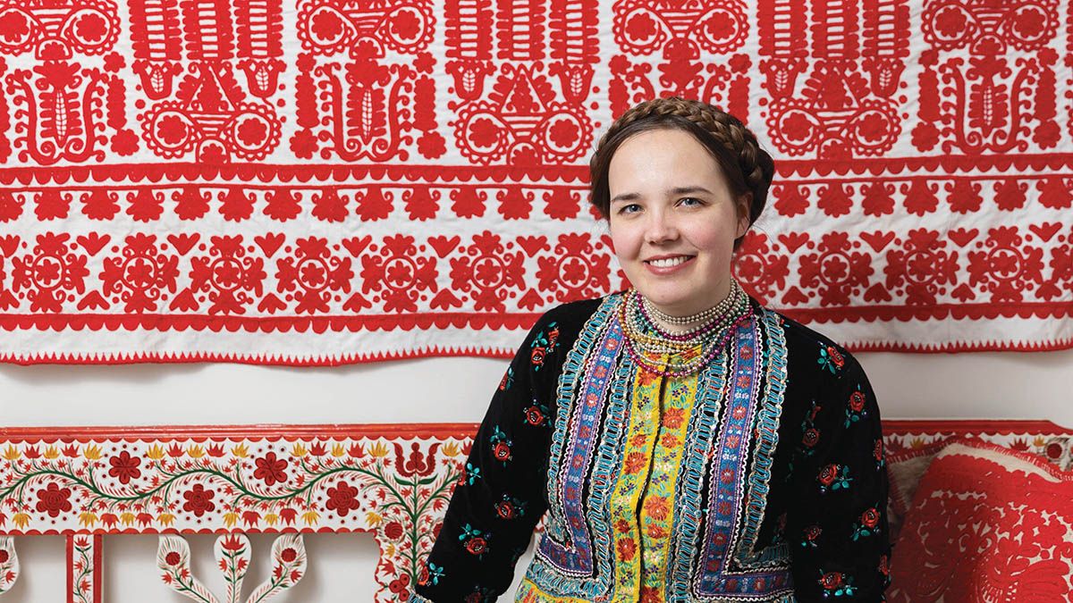 A magyar lelkem otthonra talált, szerelmes vagyok a magyar népi kultúrába – Holland Marcsi a Mandinernek