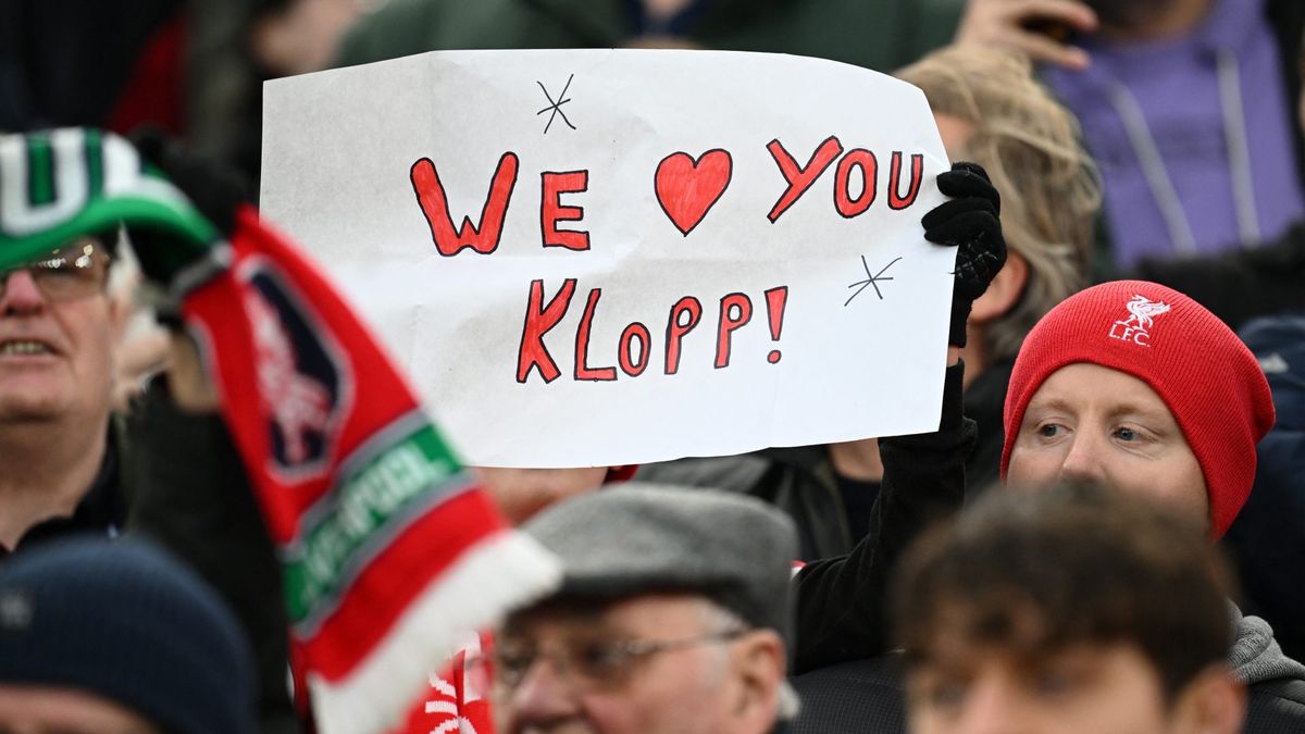 Érzelmes pillanat: megkönnyezte Klopp a liverpooli szurkolók himnuszát (VIDEÓ)