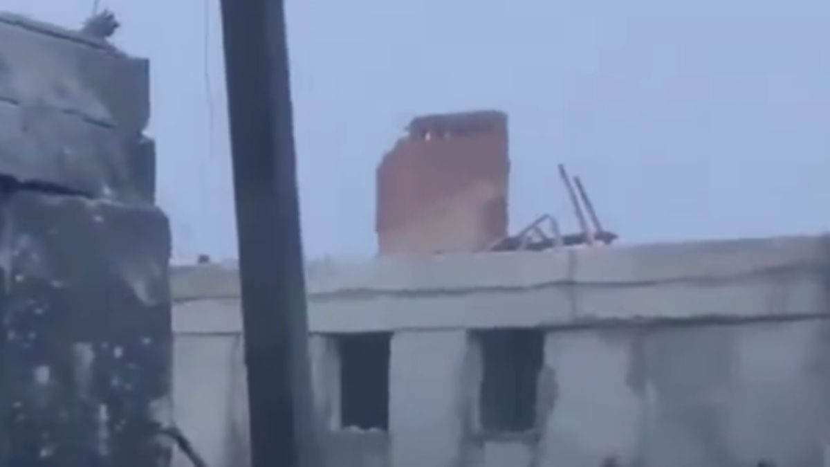 Óriási hibát vétett az orosz hadsereg: egy orosz falut bombáztak kedden (VIDEÓ)