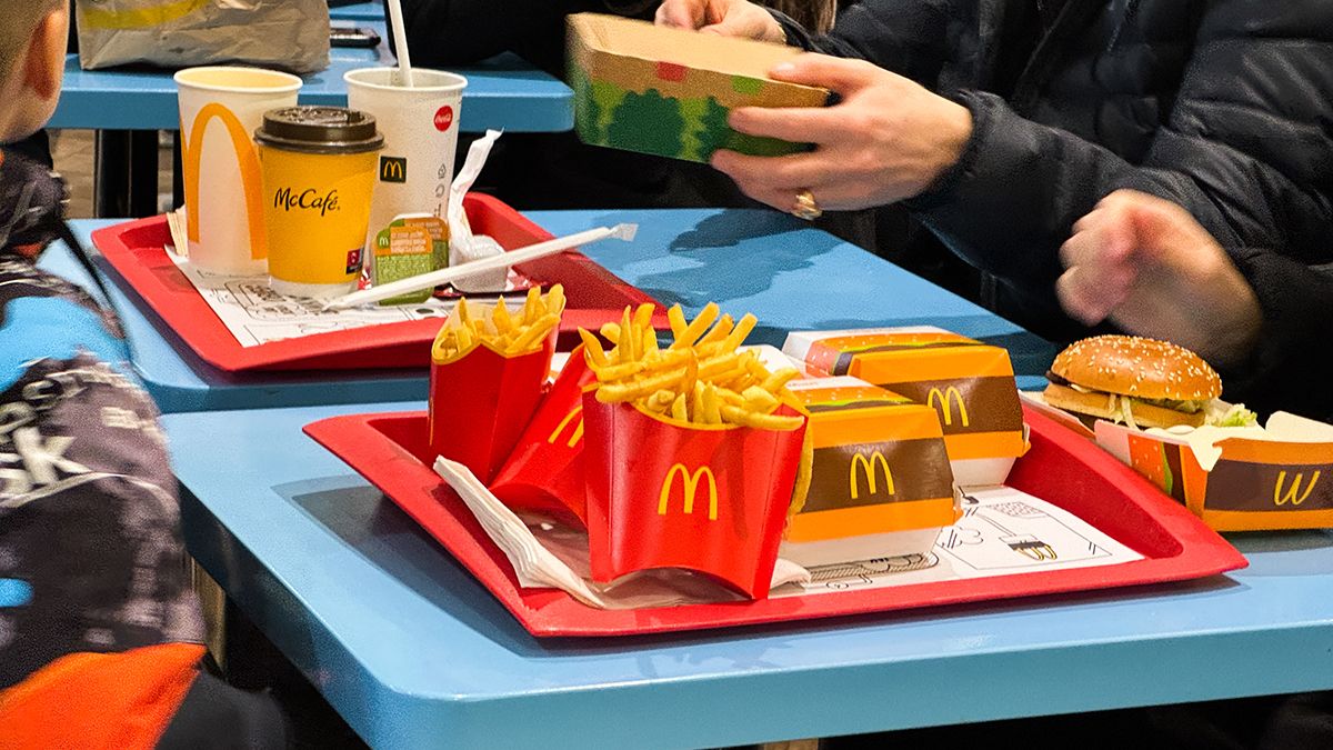 Nem akármelyik filmsztár vallotta be, hogy imádta a magyar McDonald's-ot!