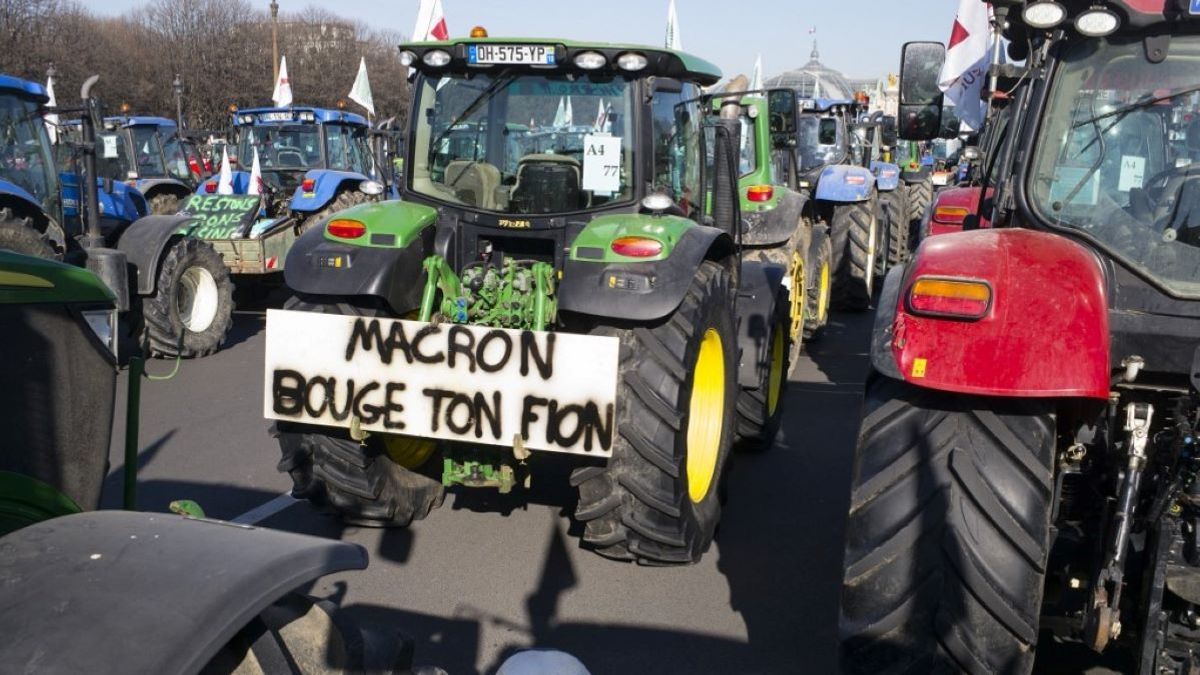 Elfajultak az indulatok Franciaországban: galériánk a francia gazdák rendbontásáról