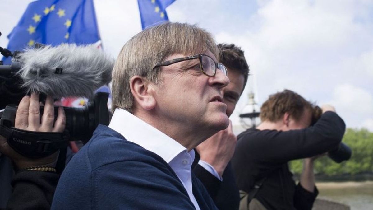 Verhofstadt is közzétette újévi üzenetét, amelyben Putyin és Trump mellett természetesen Orbán Viktor is helyet kapott