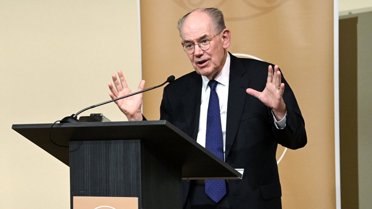 John Mearsheimer: A németek azt csinálják, amit az amerikaiak mondanak, hogy el ne veszítsék az amerikai cumit