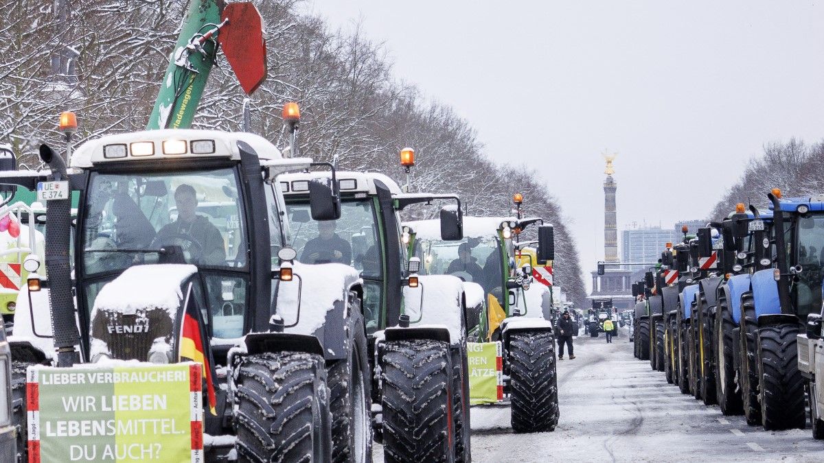 Traktorokon érkezik a józanság Berlinbe