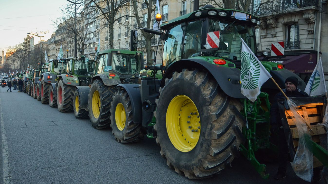 Farmers protest in Paris